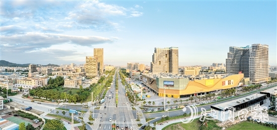 近年來，江海區(qū)發(fā)展日新月異，各類配套設施一應俱全，為市民工作生活提供了便利。邱昱