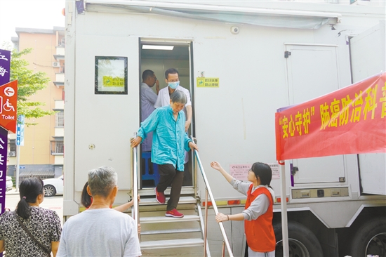 本次活動(dòng)免費(fèi)提供胸部CT篩查。