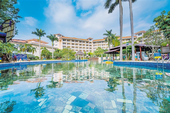 天氣漸涼，泡溫泉越來越受到市民游客歡迎。