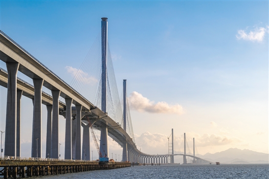 與海天完美融合的黃茅海跨海通道。