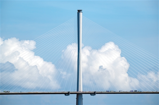 “身材”纖細(xì)、亭亭玉立的海上“小蠻腰”。