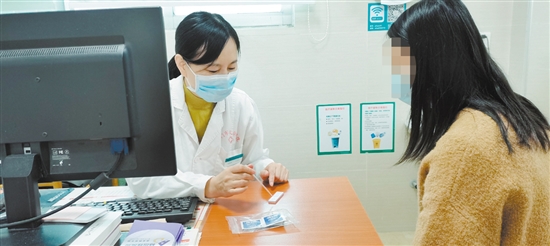 發(fā)生高危性行為后，應(yīng)及時(shí)到醫(yī)院咨詢(xún)和檢測(cè)。