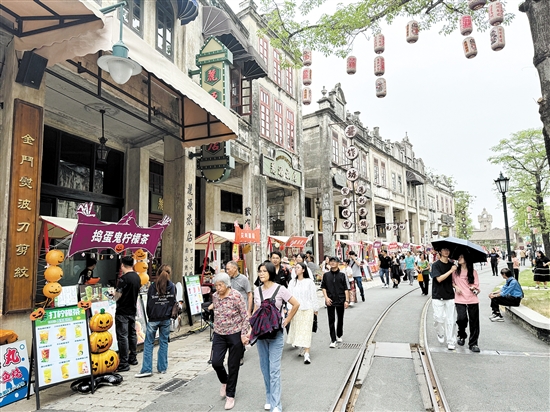 江門智慧旅游項(xiàng)目紛紛上線，助力游客更好地游玩。圖為開平赤坎華僑古鎮(zhèn)。