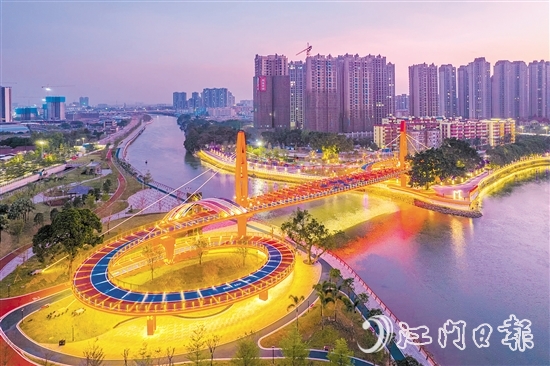 蝶變后的下沙公園，讓周圍的住戶們享受到家門口的“小確幸”，吸引了許多健身愛(ài)好者。