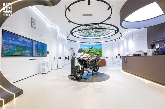 江海區(qū)把“江海匯”江海制造形象店開到深圳福田。