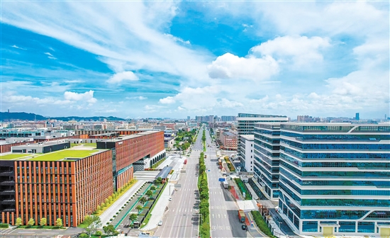 近年來，江海區(qū)硬軟件設(shè)施顯著提升，吸引眾多優(yōu)質(zhì)項目進駐江海。圖為江門市安全應(yīng)急產(chǎn)業(yè)園。邱昱