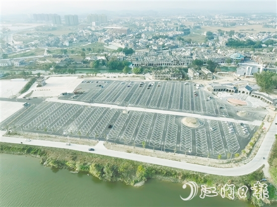 兩個(gè)停車場(chǎng)項(xiàng)目將為游客提供5500個(gè)停車位，有效緩解景區(qū)“停車難”。