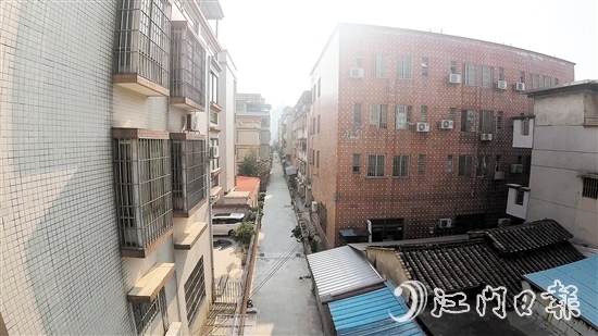 新昌明渠改造工程完成后，明渠兩側的人居環(huán)境得到明顯改善。