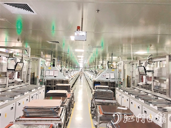 世運電路今年第一季度生產訂單已經排滿，企業(yè)生產車間機器轟鳴，生產線加速運轉。