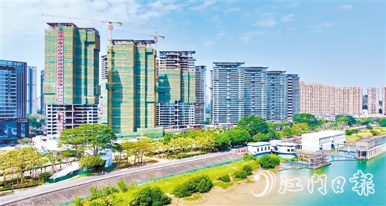 第四代住宅采用了大陽臺設(shè)計，有效提升住宅實(shí)用率和增強(qiáng)居住舒適度。