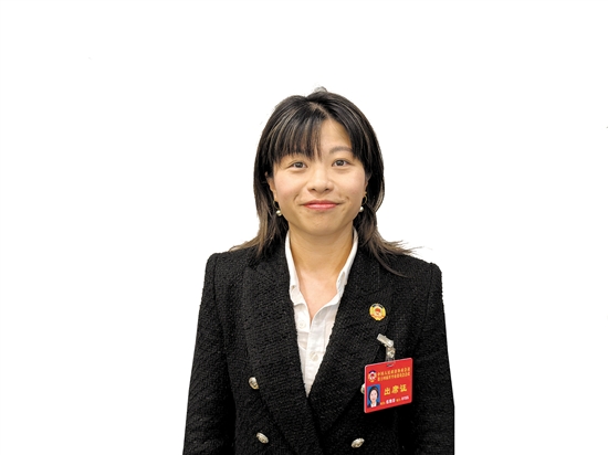 開平市政協(xié)委員、澳門開平青年會副會長伍雅芬