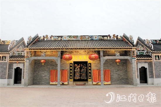 復(fù)春馮公祠建筑雄偉大氣，是典型的嶺南祠堂特色建筑。