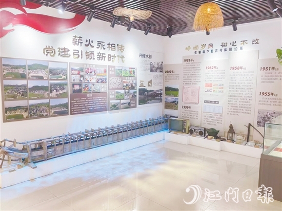 大田鎮(zhèn)“石山印記”村史館中的龍骨水車已有多年歷史。