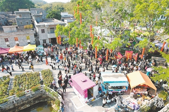 2024年，逾50萬人次游客在桂水村流連于僑村書屋、青年部落、濕地花海與非遺展演之間。