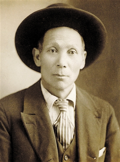 圖為陳宜禧玄孫女陳麗娜新發(fā)現(xiàn)的陳宜禧肖像照。趙可義