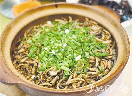 團(tuán)體標(biāo)準(zhǔn)對臺山黃鱔飯的制作工藝、原材料選擇及質(zhì)量要求作出明確規(guī)定。