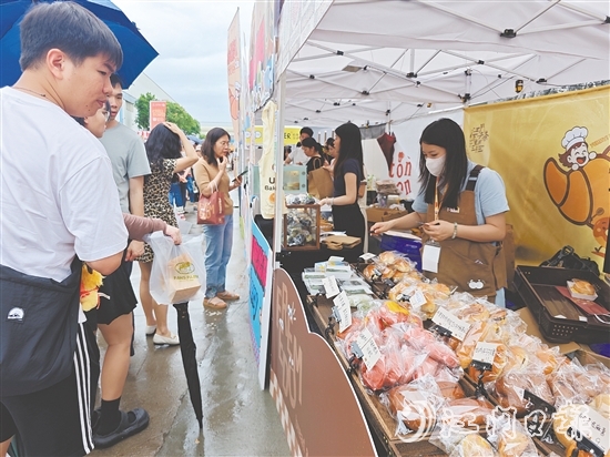 琳瑯滿目的面包讓人食指大動(dòng)。