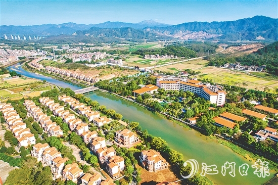 大田鎮(zhèn)東南村坐擁兩大溫泉景區(qū)，環(huán)境優(yōu)美，區(qū)位優(yōu)勢(shì)顯著。