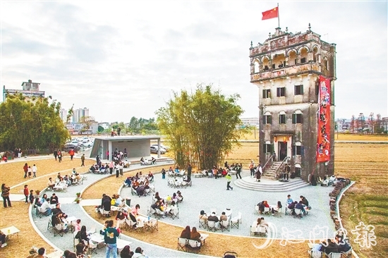 位于赤坎鎮(zhèn)紅溪村委會的“鷹村營地”，不少市民、游客前來享受“慢生活”。