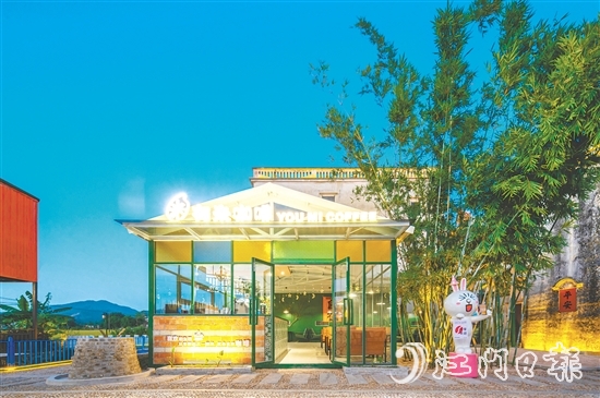 鳳儀里碉樓旅游區(qū)引入“網(wǎng)紅”咖啡館等業(yè)態(tài)。