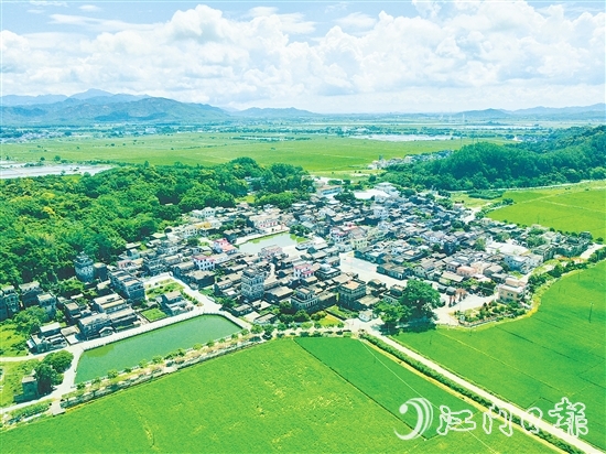 斗山鎮(zhèn)橫江村聚焦和美鄉(xiāng)村建設，以“宜居宜業(yè)宜游”為著力點推動鄉(xiāng)村振興，在產(chǎn)業(yè)、生態(tài)、民生等領域持續(xù)發(fā)力。