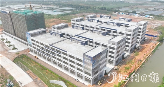 位于三江鎮(zhèn)中心的銀洲灣電子信息產(chǎn)業(yè)園（在建）重點(diǎn)打造新一代電子信息產(chǎn)業(yè)發(fā)展平臺(tái)。