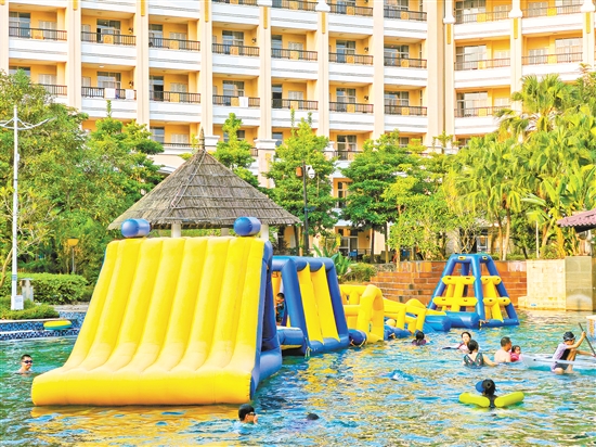 “六一”國際兒童節(jié)，不少家長(zhǎng)選擇帶孩子玩水。