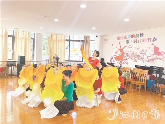 沙坪街道桂林社區(qū)不斷提升社區(qū)服務(wù)水平，努力打造有溫度、有溫情的社區(qū)。