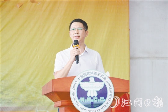 陳行芳深入基層開展法治宣傳教育。