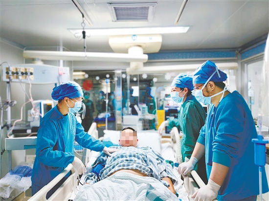 釣魚愛好者陷入多器官衰竭，被緊急送入ICU搶救。