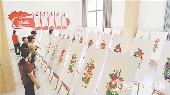 政校企三方將整合政府政策扶持、高校學(xué)術(shù)研究及企業(yè)市場(chǎng)資源，通過技藝創(chuàng)新、品牌打造與數(shù)字化推廣，為司前木板年畫傳承注入新活力。