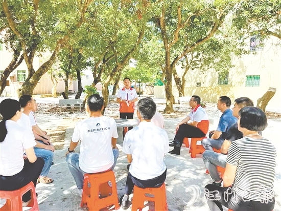 北陡鎮(zhèn)將理論宣講搬到田間地頭。