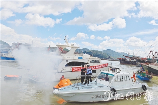 整個演練救援過程緊張有序，各環(huán)節(jié)銜接緊密。