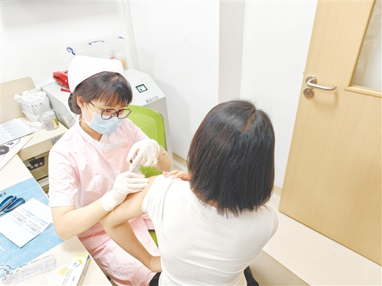 市民接種HPV疫苗。