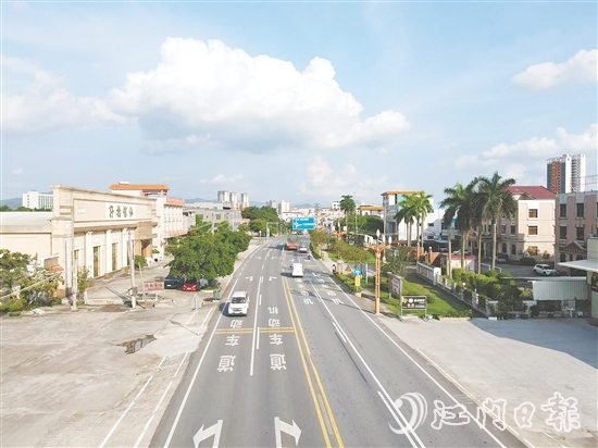 大江鎮(zhèn)人大代表助推民生實事項目建設跑出“加速度”，圖為實施風貌帶升級的國道G240線廊道整治工程。