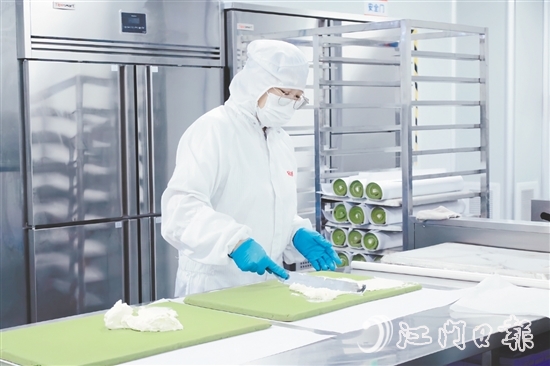 廣東嘉士利食品集團(tuán)有限公司成立省級研究中心，聯(lián)合科研院所投入高層次人才，近三年獲27項科研成果、14項專利授權(quán)。