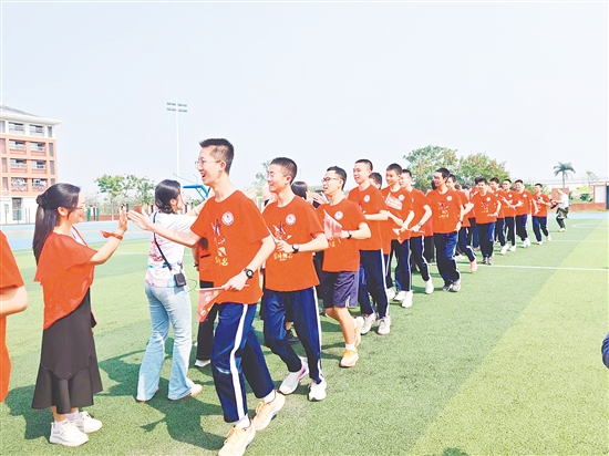 景賢學(xué)校師生面對(duì)中考，滿懷信心。