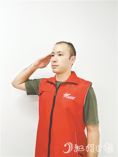 曾煥鴻用315小時的志愿服務時長，在基層一線寫下了退役軍人的擔當。