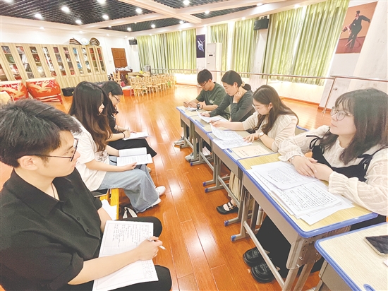 共和鎮(zhèn)中心小學(xué)音樂教師開展日常磨課等活動，提升教學(xué)水平。