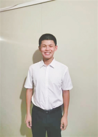 海軍大連艦艇學(xué)院畢嵩暢