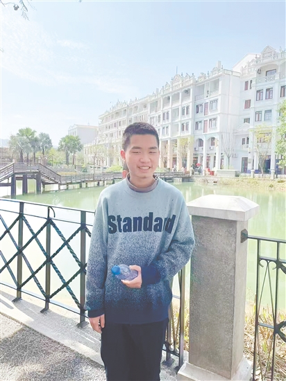 海軍大連艦艇學(xué)院陳廣健