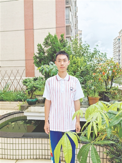 武警警官學(xué)院趙泓樂