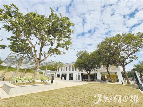 三合鎮(zhèn)內(nèi)新項(xiàng)目相繼落地生根、蓬勃發(fā)展。