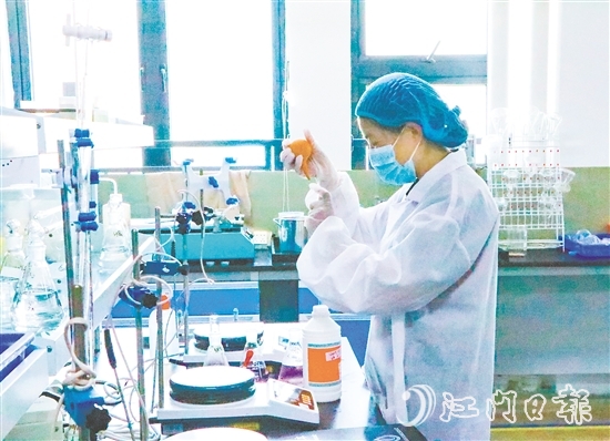 寶德利的研發(fā)人員在實(shí)驗(yàn)室攻堅(jiān)技術(shù)難題。