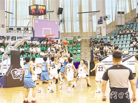 各隊球員憑借過硬的籃球技術和豐富的比賽經驗，在一輪又一輪較量中漸入佳境。