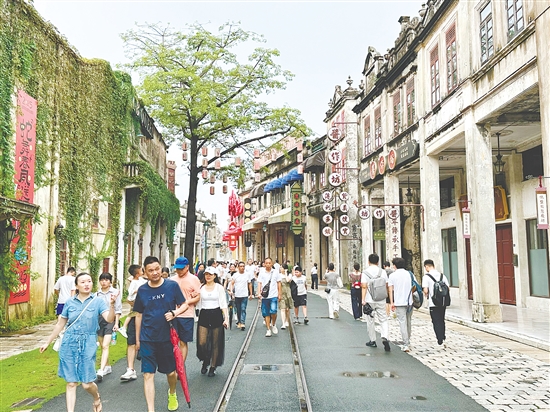 深中通道通車以來，我市旅游景區(qū)港澳游客增多。