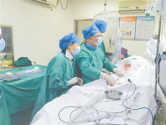 心血管內(nèi)科用技術(shù)創(chuàng)新與人文關(guān)懷托起“心”希望。