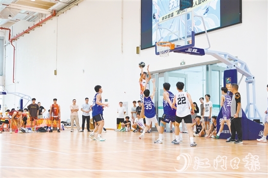 2025恩平禁毒三人籃球賽上，運動員們以“籃”不住的激情傳達(dá)著對健康無毒生活的熱愛。