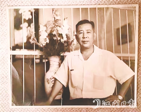 梅文鼎生活照，攝于20世紀60年代的香港。