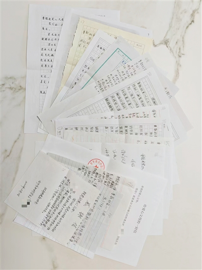 孩子們用稚嫩筆跡寫來感謝信。